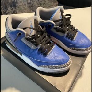 Nike Air Jordan Retro Sneakers